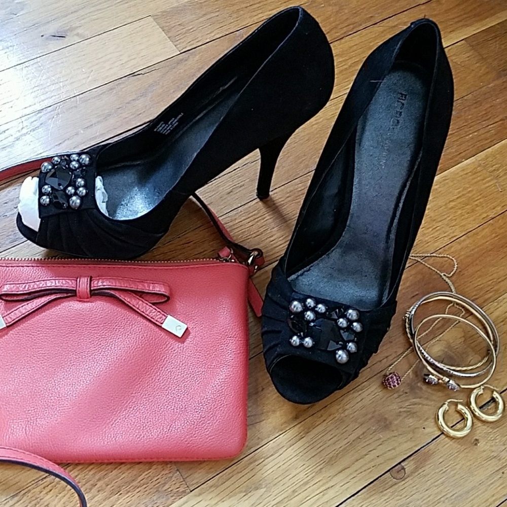 BCBG heels NIB